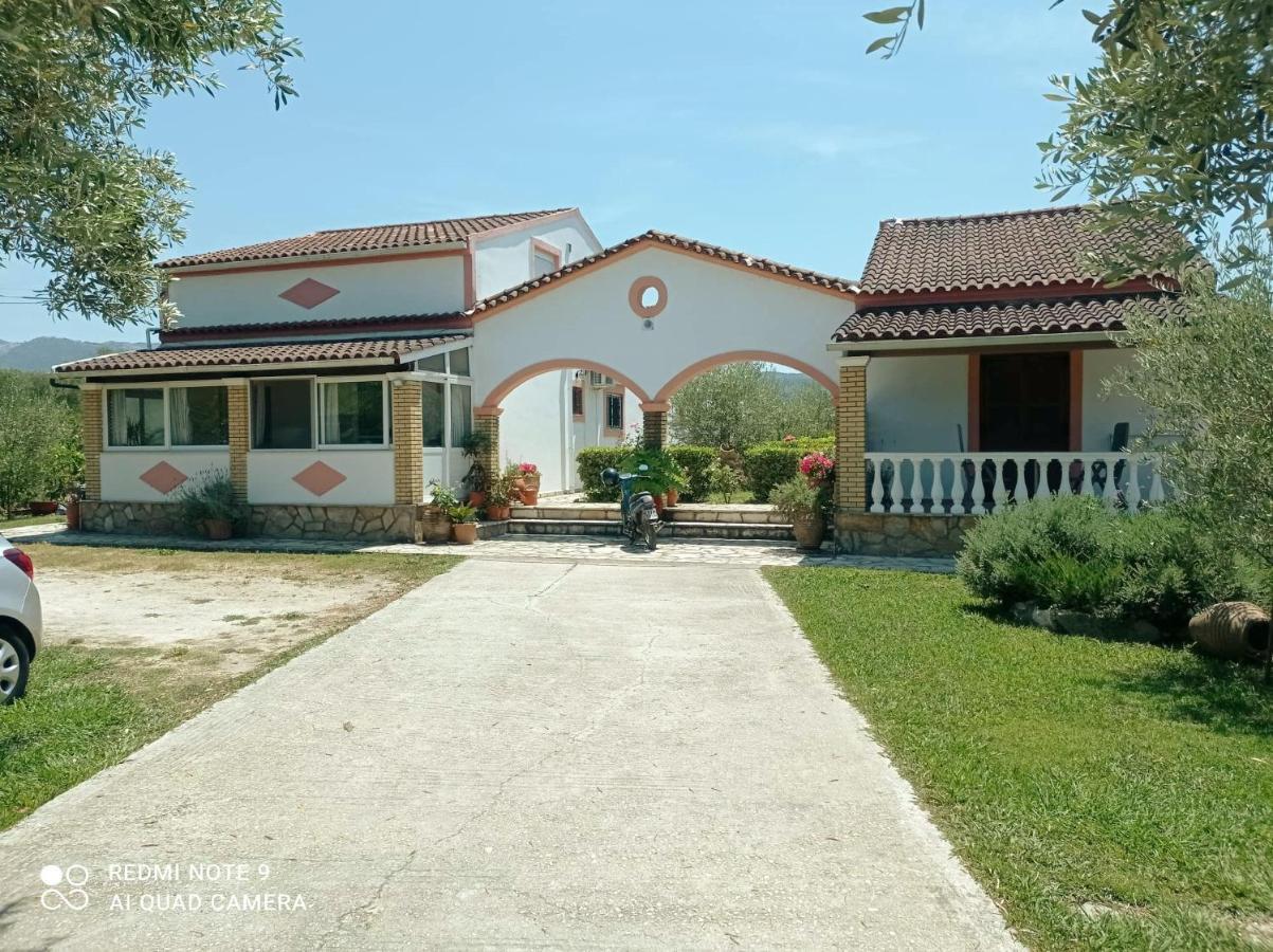 Apartment Yannis 2 *