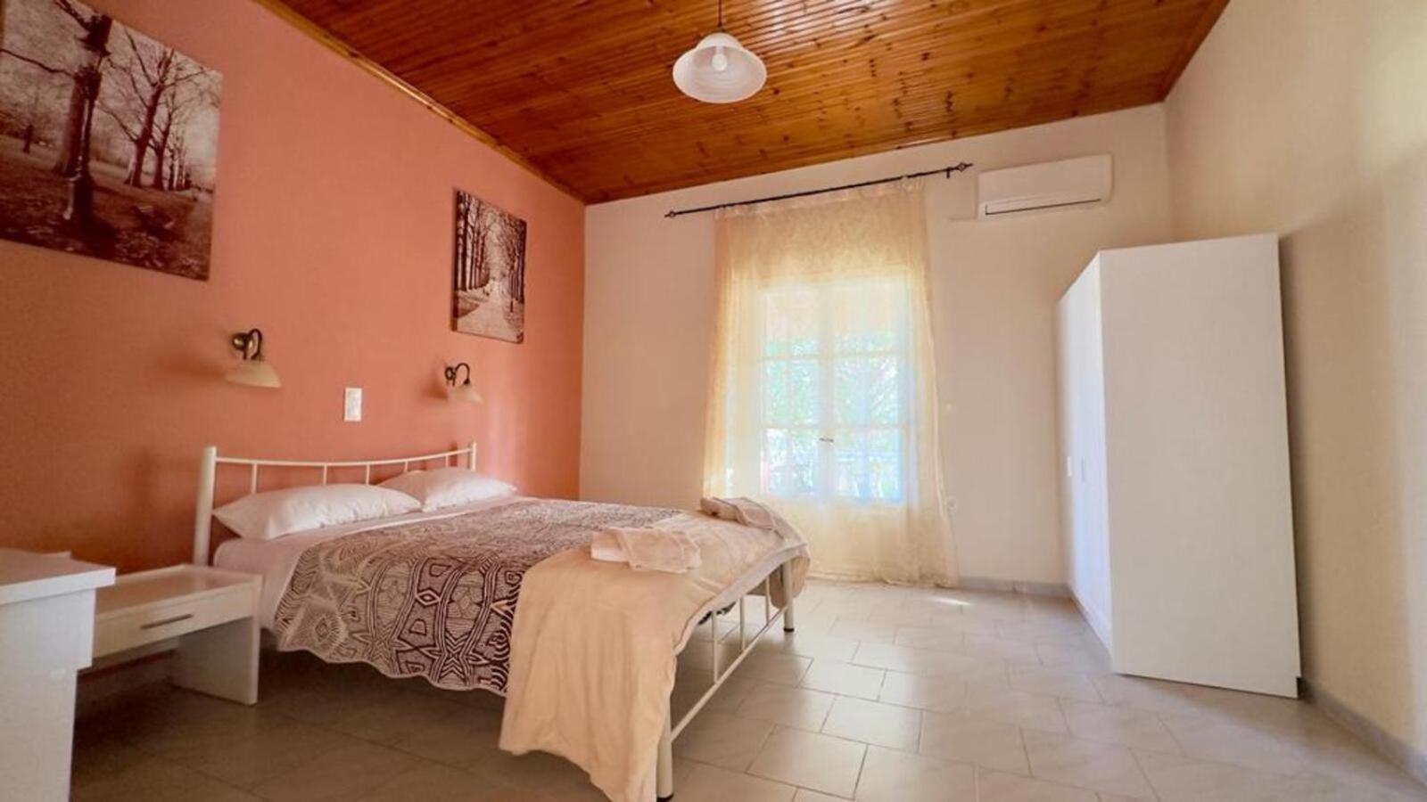 Yannis 2 Apartment